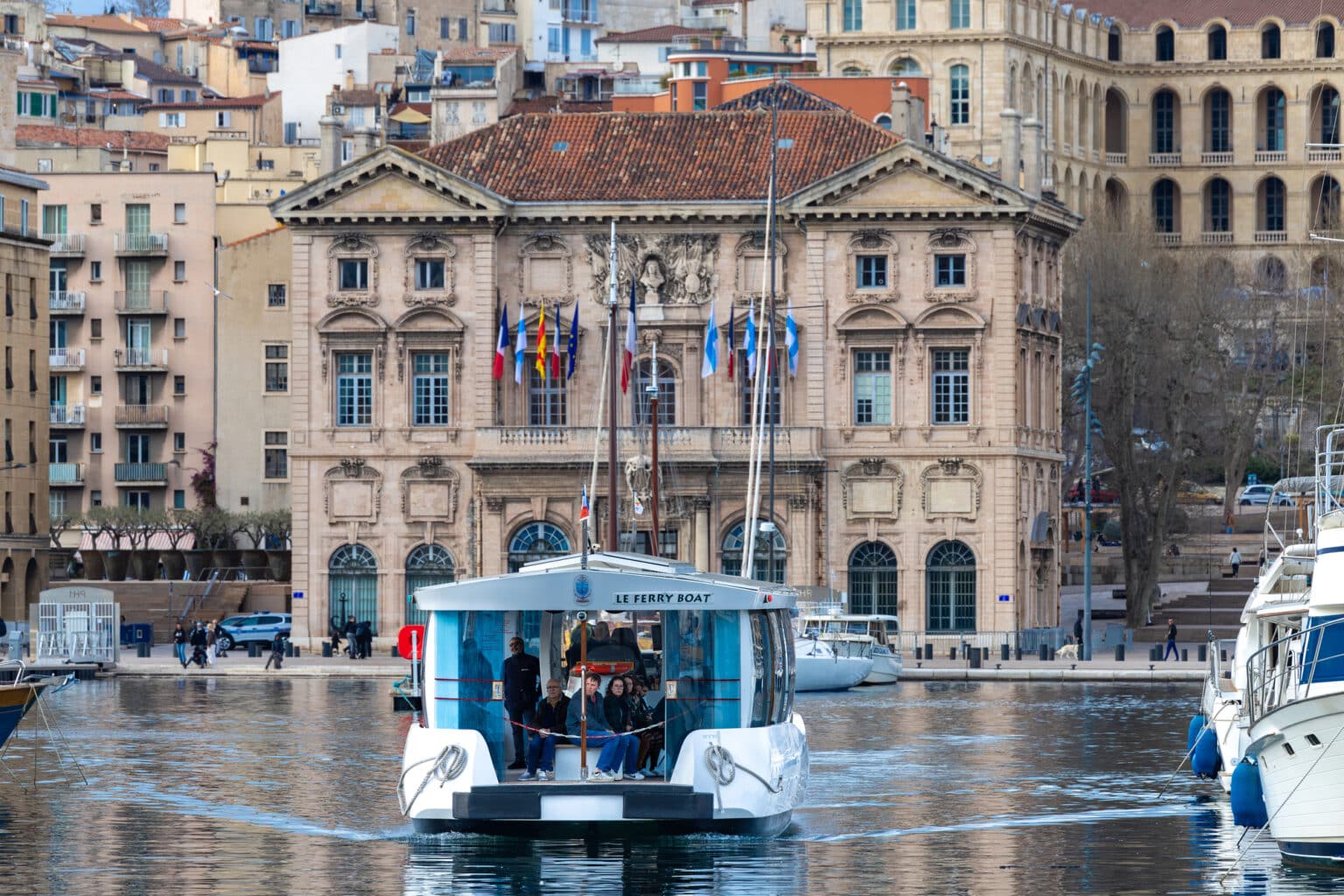 Municipales 2026 en région Paca : à Marseille, un nouveau scrutin, des « candidats stars »… et des surprises en embuscade Mairie Hôtel de Ville de Marseille