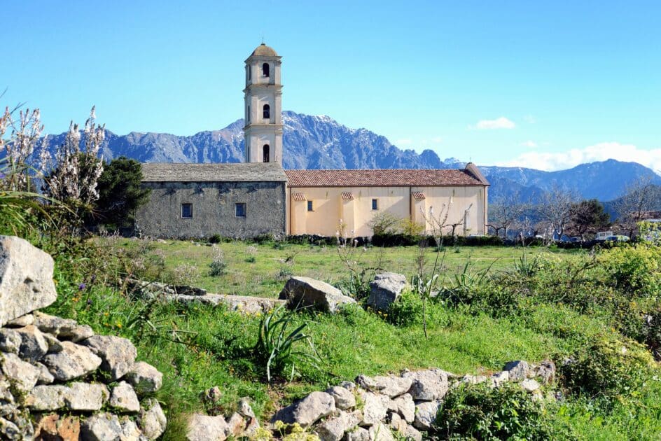 Chapelles, panoramas, nid d’aigle… « The Times » distingue deux spectaculaires cités de Corse parmi les plus beaux villages du monde Sant'Antonino