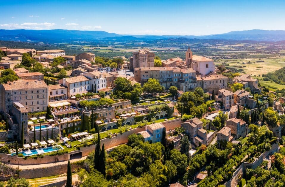 Provence-Alpes-Côte d’Azur : abbaye, château et lavande… Totale immersion provençale avec cette perle du Vaucluse entre histoire et nature gordes 2
