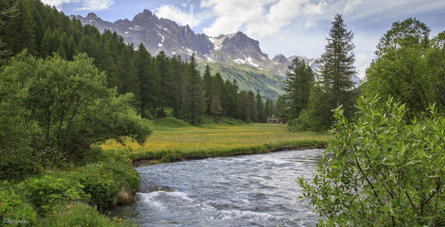 En Provence-Alpes-Côte d’Azur, cette somptueuse vallée nous plonge dans le « petit Canada » français 23124069494 d8ca901785 h