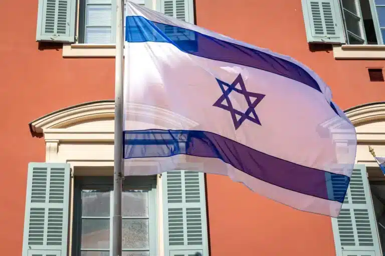 Le préfet des Alpes-Maritimes réclame le retrait du drapeau d’Israël de la mairie de Nice, voici ce que Christian Estrosi rétorque 447072853 763135899314788 4616983728630902113 n