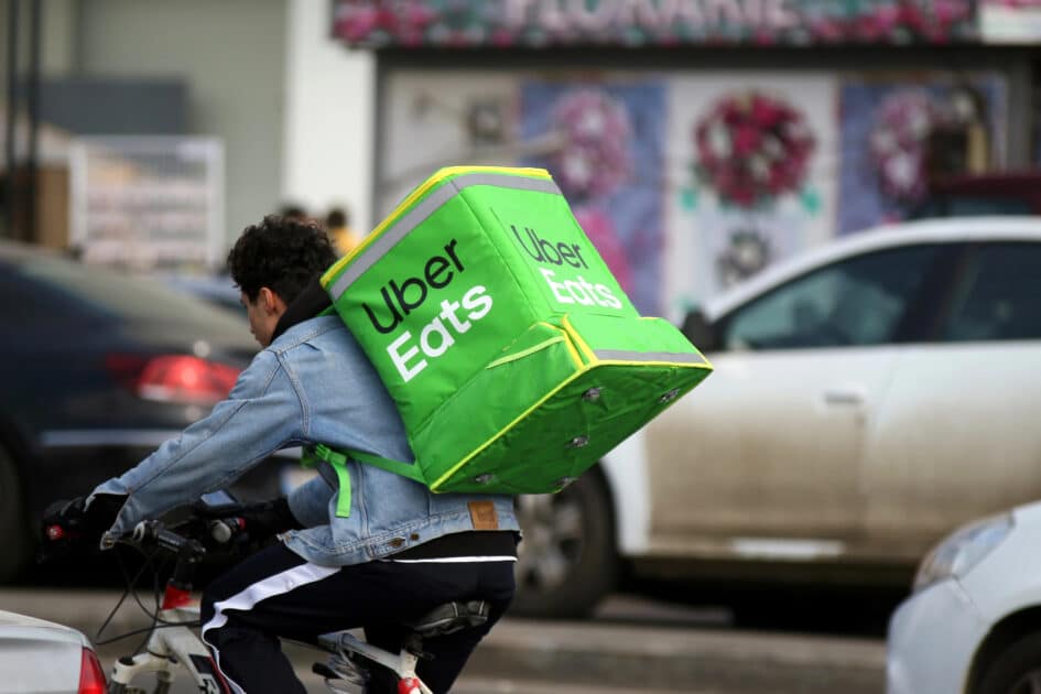 Gare aux arnaques ! Alors que la moitié des Français utilisent des services de type UberEats, certains des restaurants présents sur la plateforme… n’existent pas UberEat