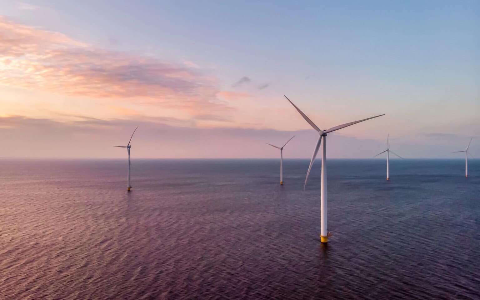 Trois éoliennes flottantes inaugurées par EDF au large en Provence-Alpes-Côte d’Azur: une première pour la France éolienne