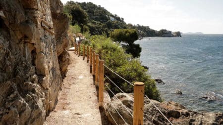 sentier littoral capbrun toulon op 11.JPG