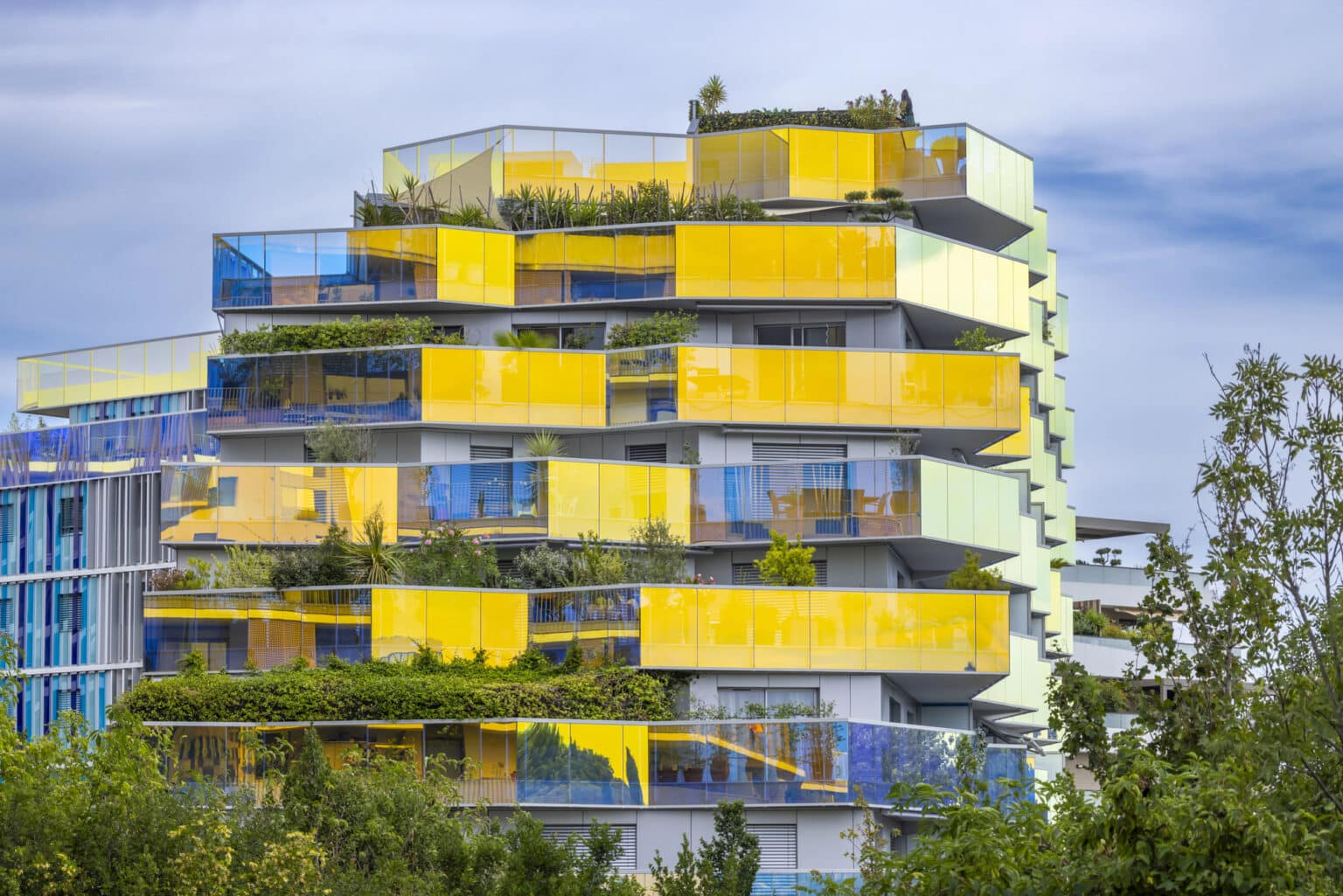 immeuble moderne logement immobilier