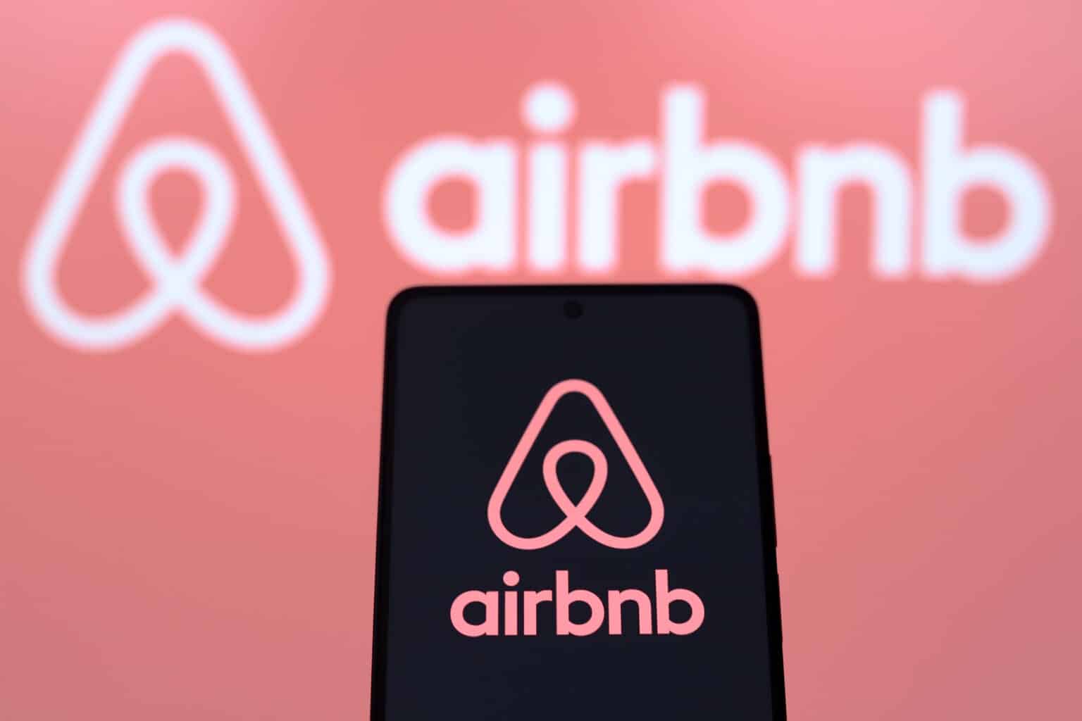 Immobilier. En région PACA, la croisade anti-Airbnb de la mairie se poursuit par ces sanctions XXL, c’est tout l’équilibre du logement qui est visé immobilier locations airbnb