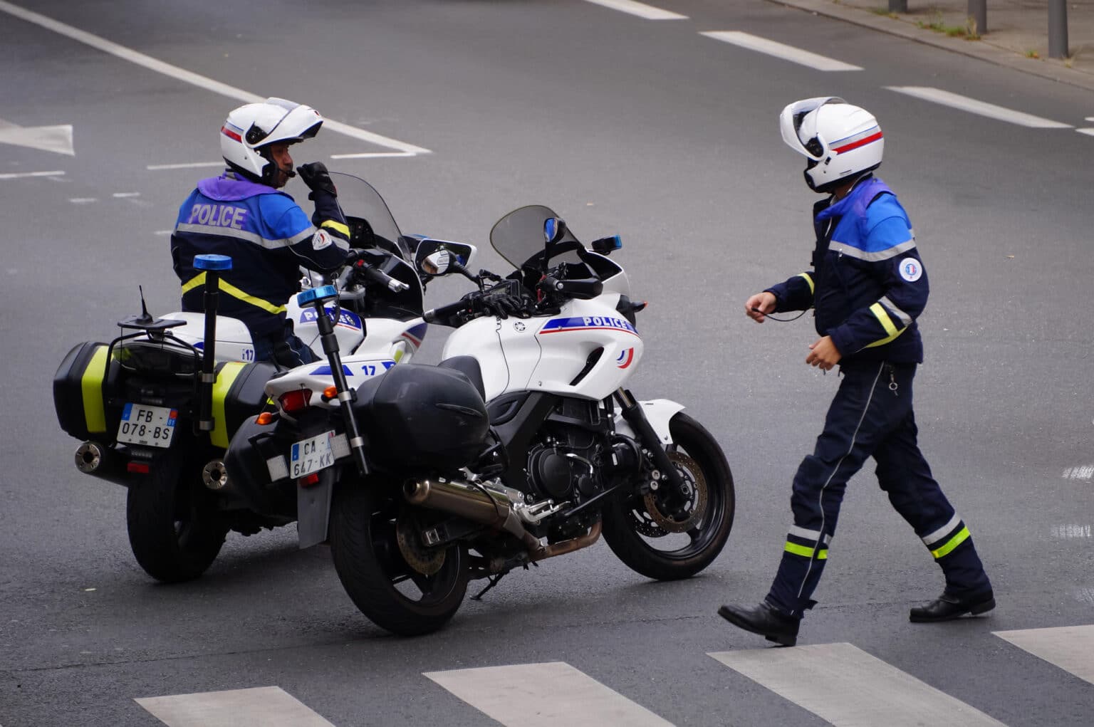 Un jeune homme de 24 ans tué par balles dans une supérette, 10e meurtre lié au trafic de drogues dans cette commune de la région PACA police faits divers