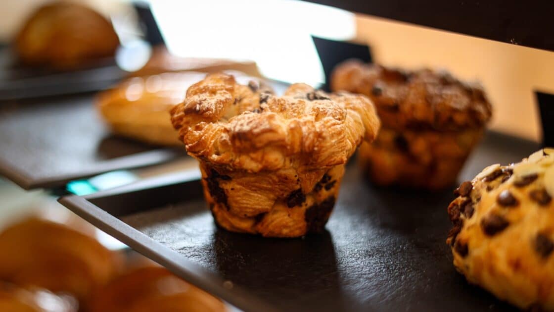 Près de Nice, une nouvelle boulangerie séduit à Saint-Laurent-du-Var : pains spéciaux, sandwichs gourmands et créations artisanales ! 3 4 2
