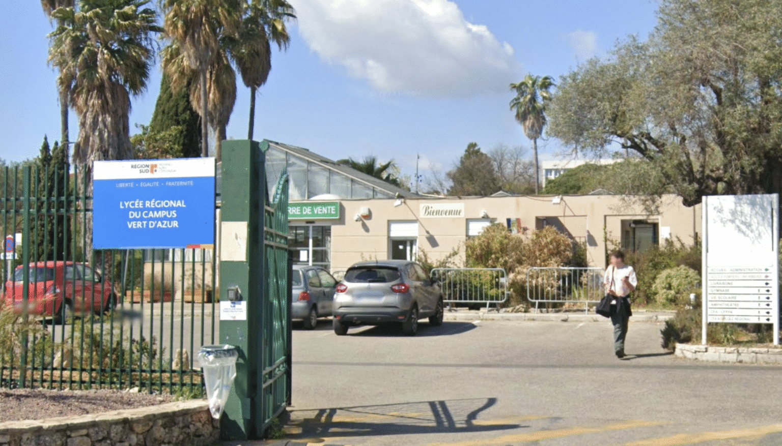 « On a eu de la chance de trouver des cachettes… »: attaque au couteau dans un lycée d’Antibes, ces ados livrent leur récit du drame Capture decran 2025 09 10 a 20.23.58