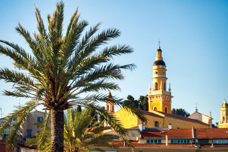 Cette artère emblématique de la Vieille-Ville de Menton bientôt métamorphosée avec de nouveaux commerces ? 1 menton vue générale