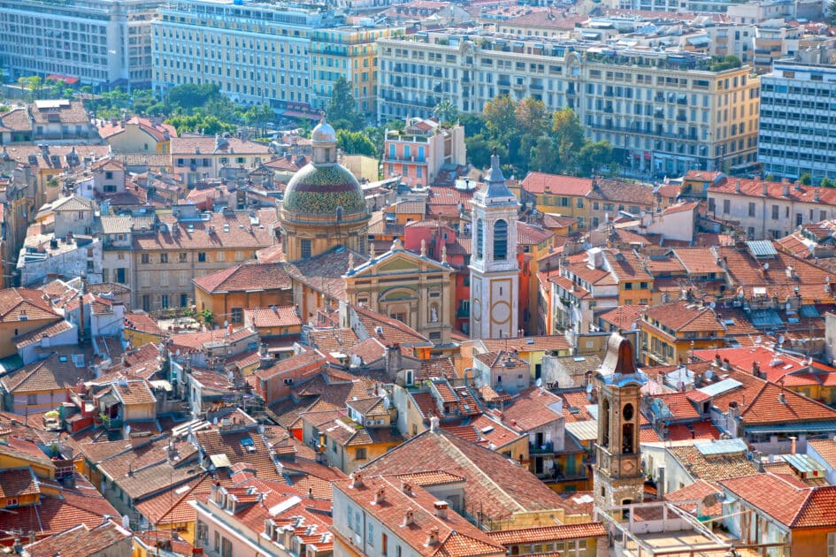 Emplois : Nice résiste aux « envies d’ailleurs » ! Pourquoi tant d’actifs préfèrent rester sur la Côte d’Azur malgré une forte tendance nationale nice aerial vue aerienne sainte reparate