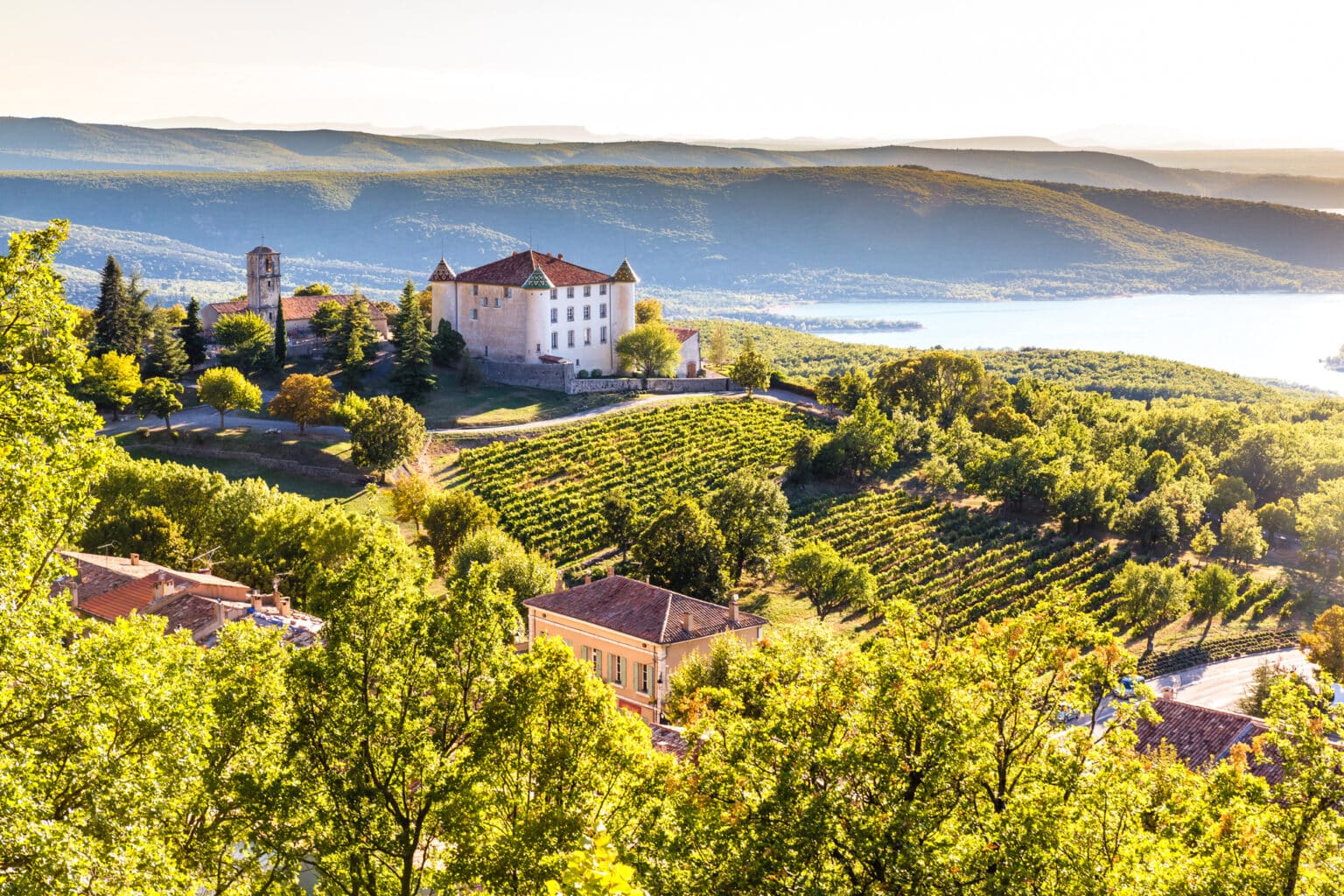 Dans le Var, partez sur les traces des artisans d’autrefois : ces villages où le temps s’est arrêté racontent l’âme de Provence-Alpes-Côte d’Azur aiguines