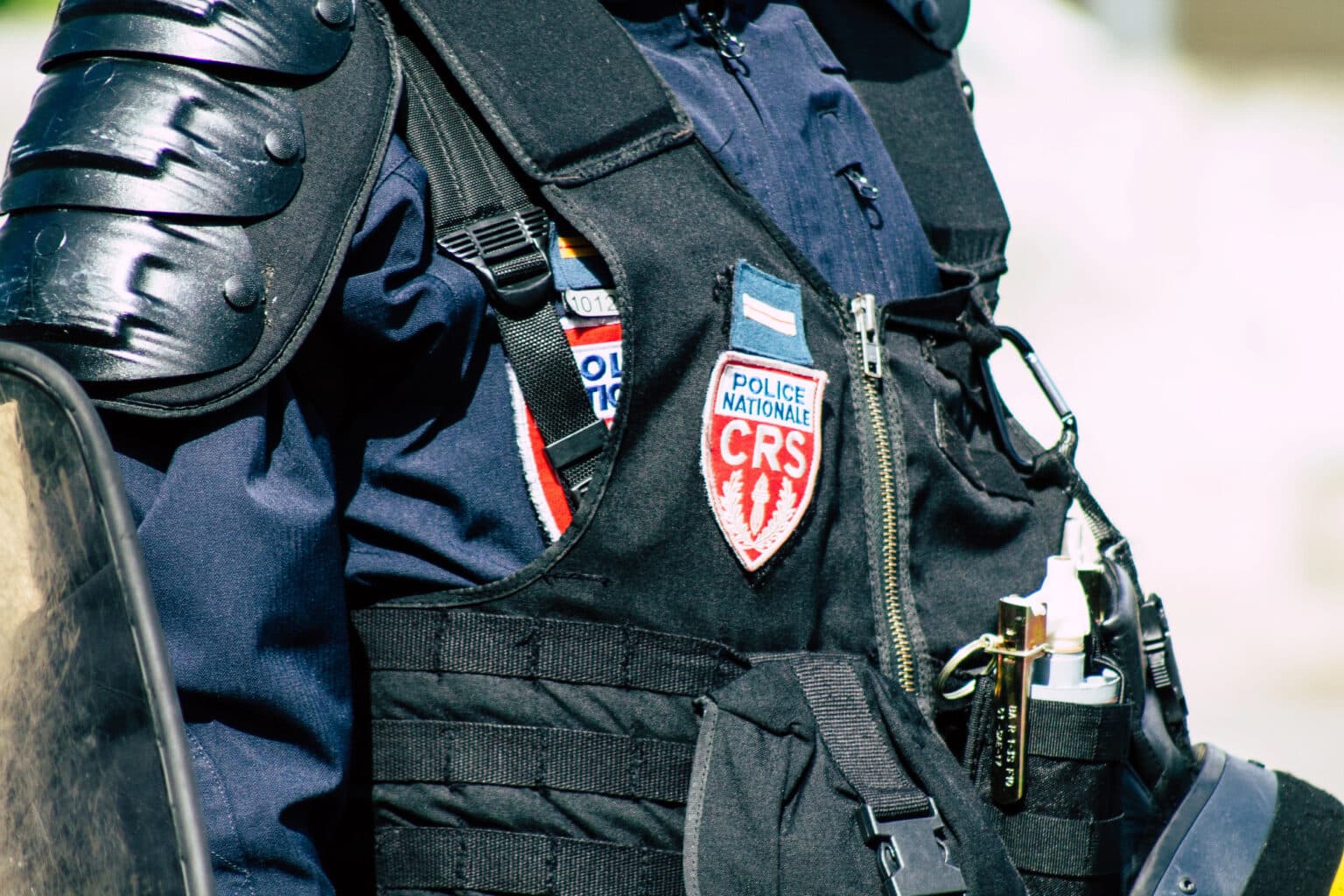 Deux policiers écopent du sursis et d’une interdiction d’exercer au tribunal de Nice après avoir roué de coups un passant crs police