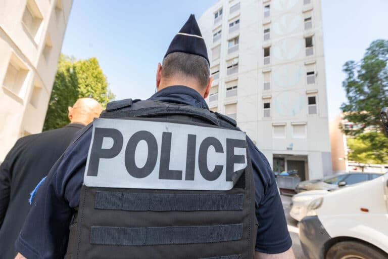 Scène d'effroi à Nice où un commando à trottinette ouvre le feu en ...