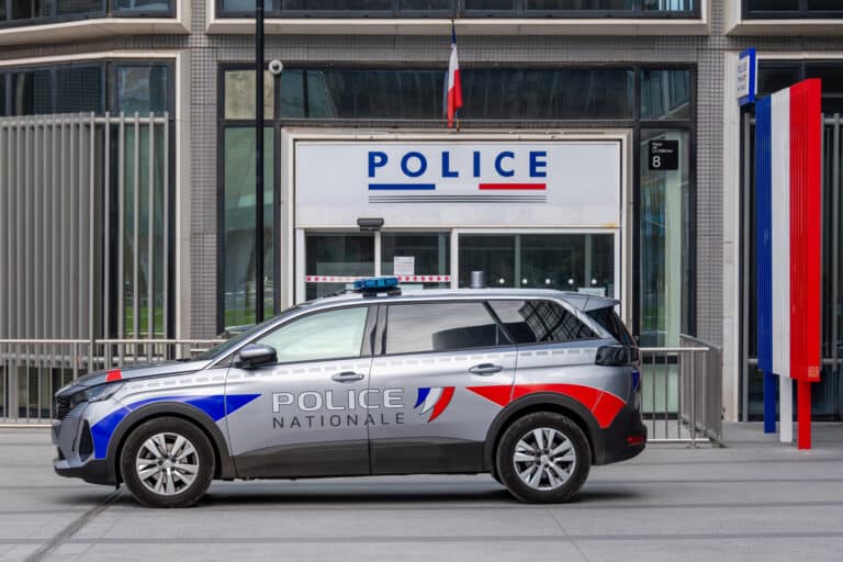 Délinquance : violences, arnaques, refus d’obtempérer… En 2025, la hausse de l’insécurité s’est encore installée dans le quotidien des Français commissariat police