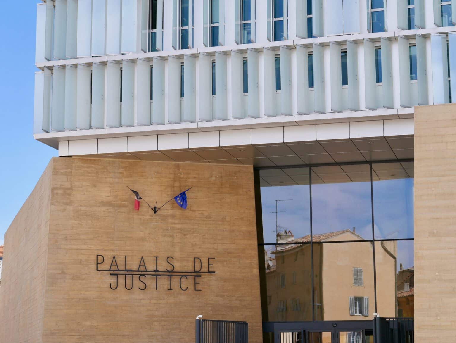 palais justice aix
