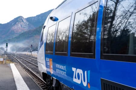 SUD100618 Ligne Nice Breil Region Sud Lara Balais HD