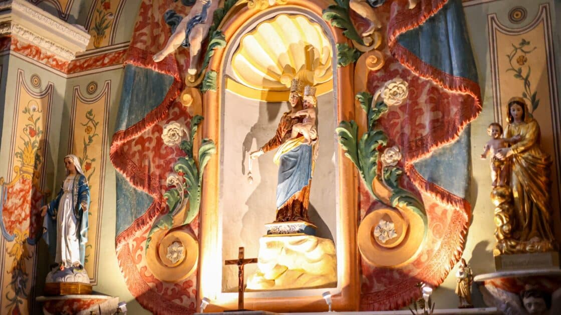 église Saint-Barthélemy de Gorbio décor baroque intérieur