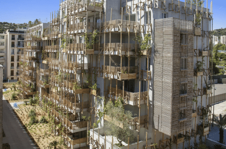 façades du quartier du Ray avec leur verdure