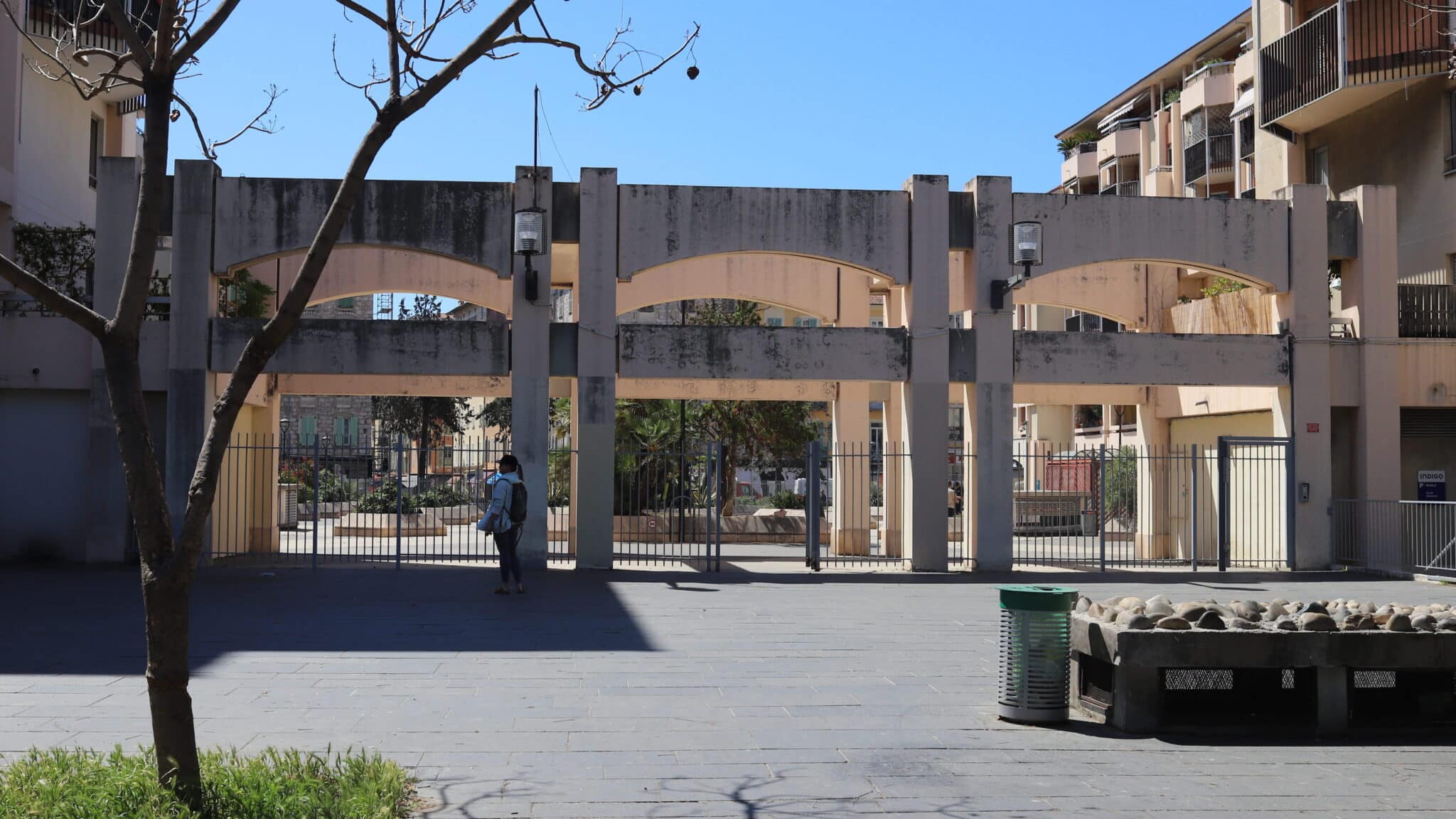 Entrée de la place des Cigalusa