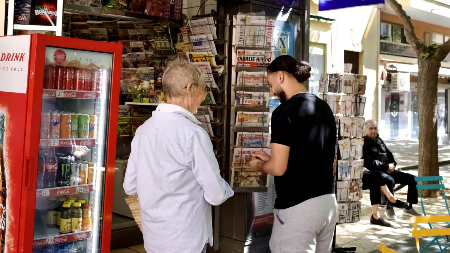 Nice. À 26 ans, Maxime a transformé ce petit kiosque et refuse de voir son quartier s’éteindre, « il ne faut surtout pas qu’il lâche l’affaire » IMG 9669