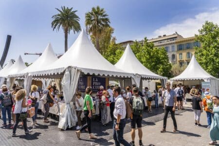 festival du livre de nice chapiteaux blancs