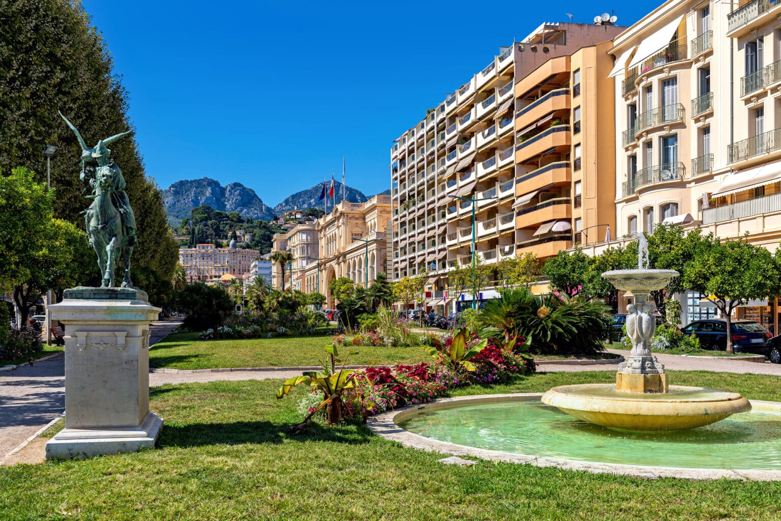 « Palmiers centenaires et plongée vers l’Andalousie », cette Menton côté jardins à explorer au plus vite en ce printemps 2026 jardin bioves menton