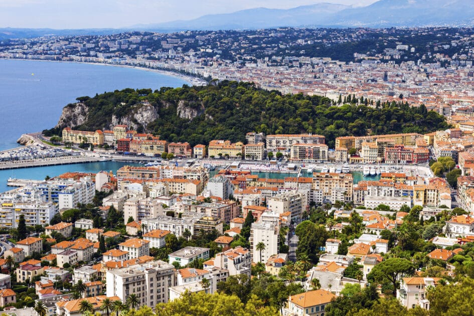 Villas de luxe et appartements : quel budget pour l’immobilier à Nice dans le quartier du Mont-Boron en 2026 ? 1 nice mont boron vue aerienne