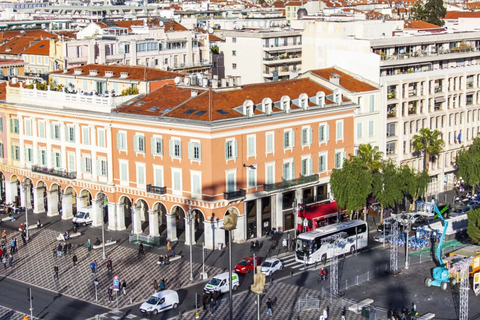 Immobilier à Nice. Pourquoi la capitale azuréenne s’apprête à faire exception face à Marseille et Paris nice place massena 77
