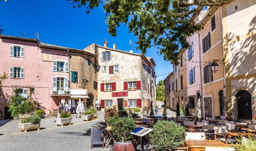 place principale de Tourtour