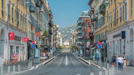 République traverse le quartier Riquier de part en part