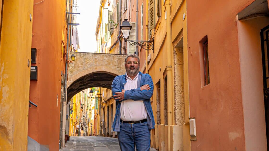 Cette artère emblématique de la Vieille-Ville de Menton bientôt métamorphosée avec de nouveaux commerces ? David Marchisio, adjoint Menton