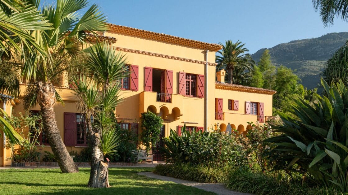 À Menton, ce spectaculaire jardin botanique vous transporte sous les tropiques avec près de 1 800 espèces rares 2 villa Val Rahmeh