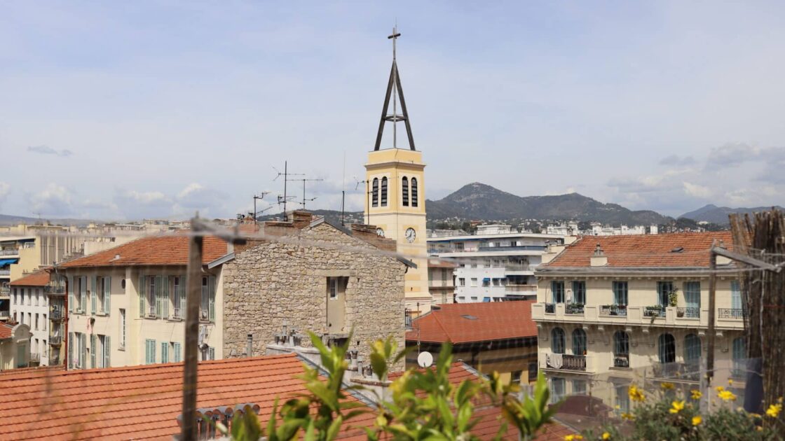 Terrain de sport sur les toits, clocher ultra-moderne... Saint-Joseph, une église vraiment pas banale à Nice-Riquier ! 3 L'église Saint-Joseph, rue Beaumont, quartier Riquier