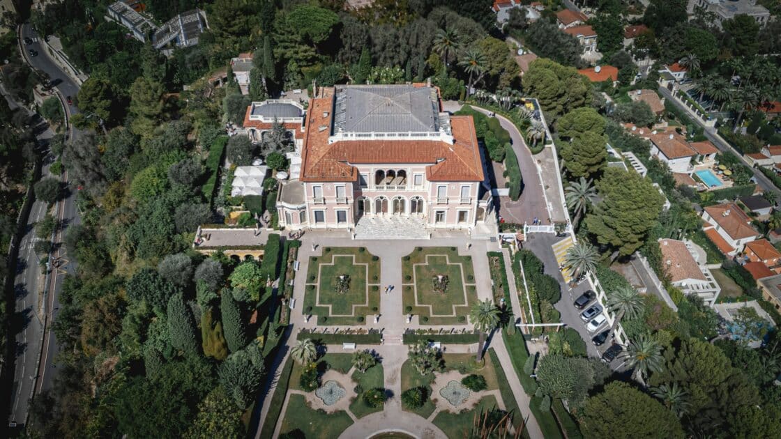 belle vue aérienne de la villa ephrussi
