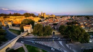 Belle vue aérienne et urbaine d'Avignon