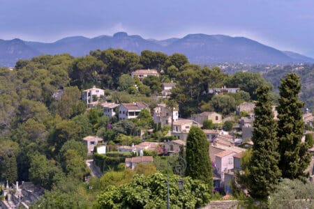 belle vue generale des collines de Cagnes-sur-Mer