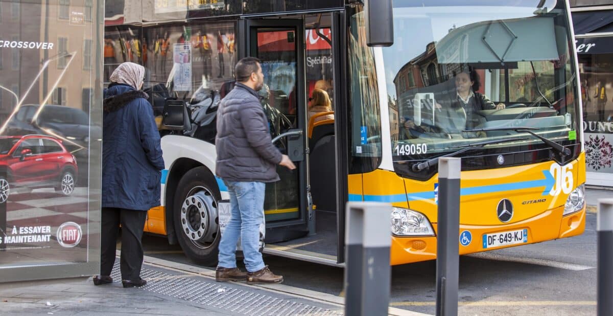 Nice. Harcèlement sexuel, atteinte à la laïcité, sécurité dans les transports... Le plan de Lignes d'Azur, "entre prévention et tolérance zéro" 1 bus dans le centre ville de Nice régie lignes d'azur