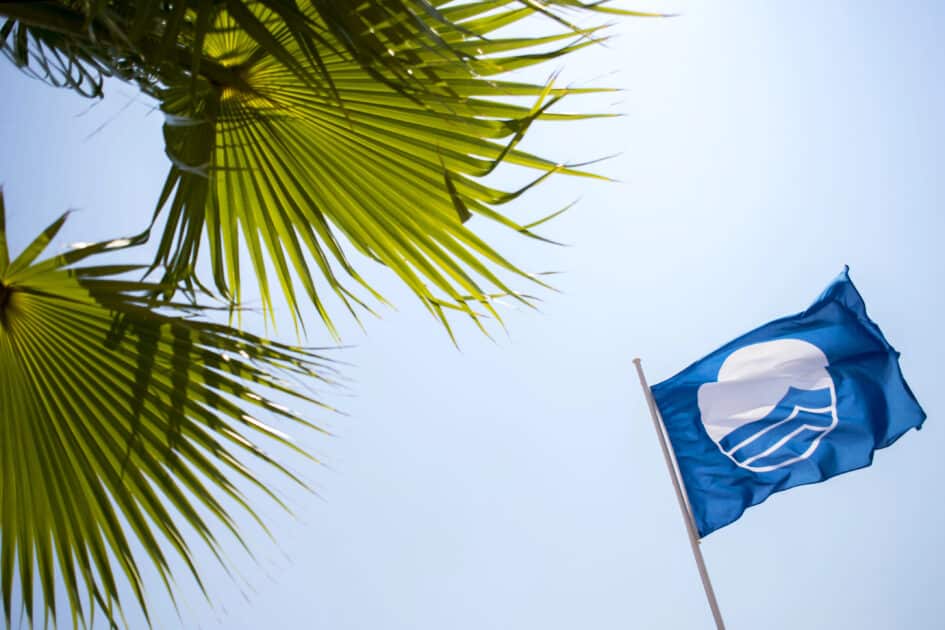 Nice. Critères stricts, audits surprises, retraits de label en plein été… L’intransigeance de « Pavillon Bleu » avec les plages de la Côte d’Azur drapeau du label qualité Pavillon Bleu