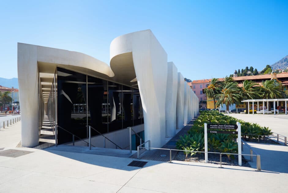 vue générale de la façade du musée Jean-Cocteau à Menton