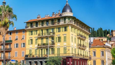 nice vieille ville place saint francois immeuble