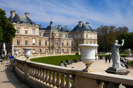 palais du luxembroug siege du sénat vue des jardins