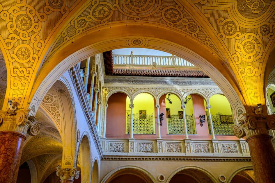 photo colorée des decors interieurs de la la villa ephrussi