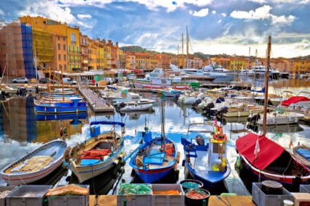 belle vue générale du port de saint tropez var