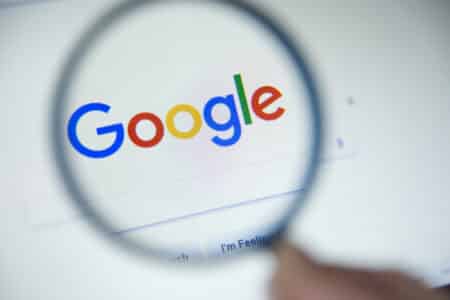 illustration d'une recherche effectuée sur Google avec une loupe
