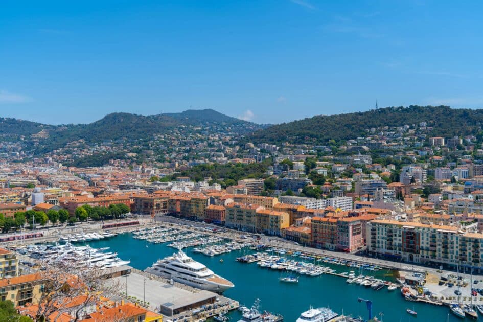 vue aerienne du port lympia de nice