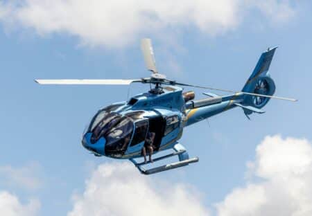 vue d'illustration d'un helicoptere bleu