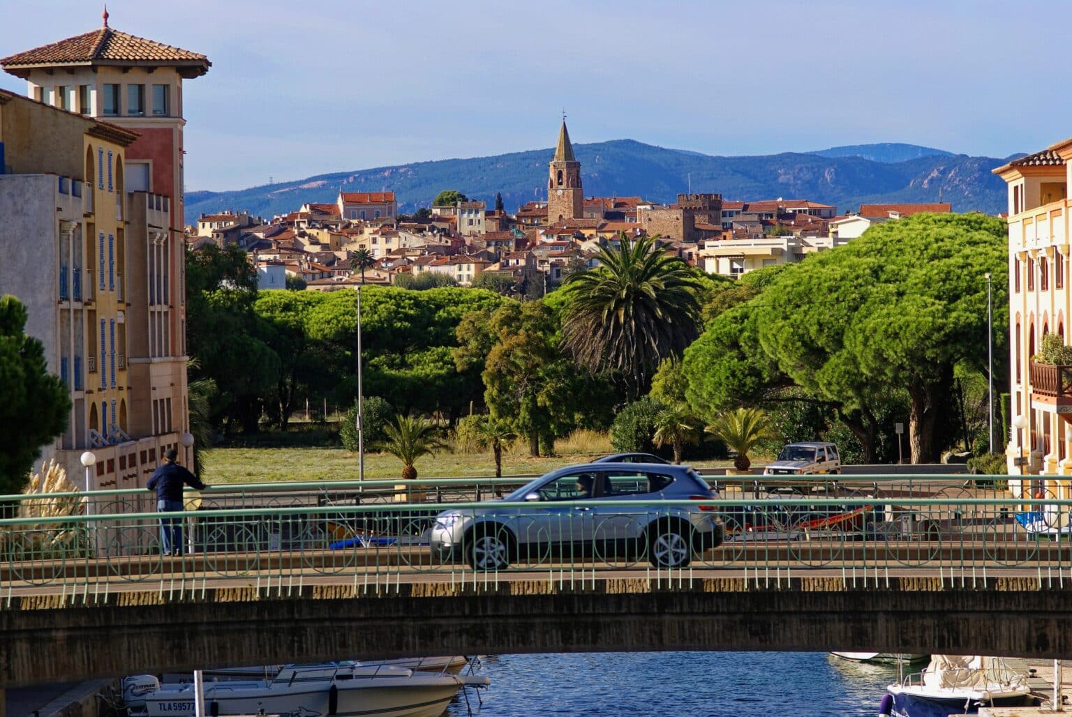 vue-generale-de-la-vieille-ville-de-Frejus-dans-le-Var
