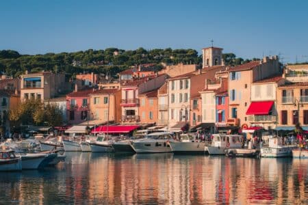 Ce guide de voyage américain désigne un port de Provence comme la destination « potentiellement la plus charmante » de la région pour cet été 2026 Port Cassis