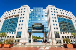 bel immeuble du quartier d'affaires de Nice